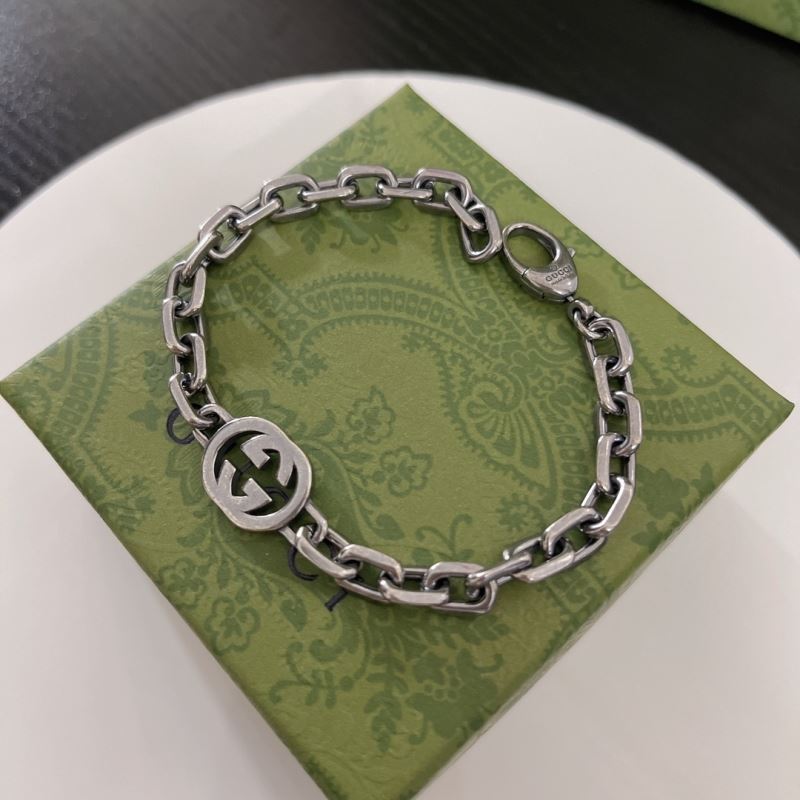 G*u*i bracelets